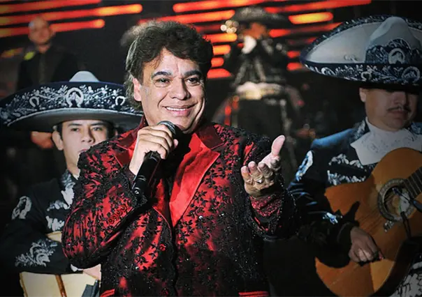 Juan Gabriel y el mito eterno: la vidente que revivió al "Divo" con solo un mazo de tarot
