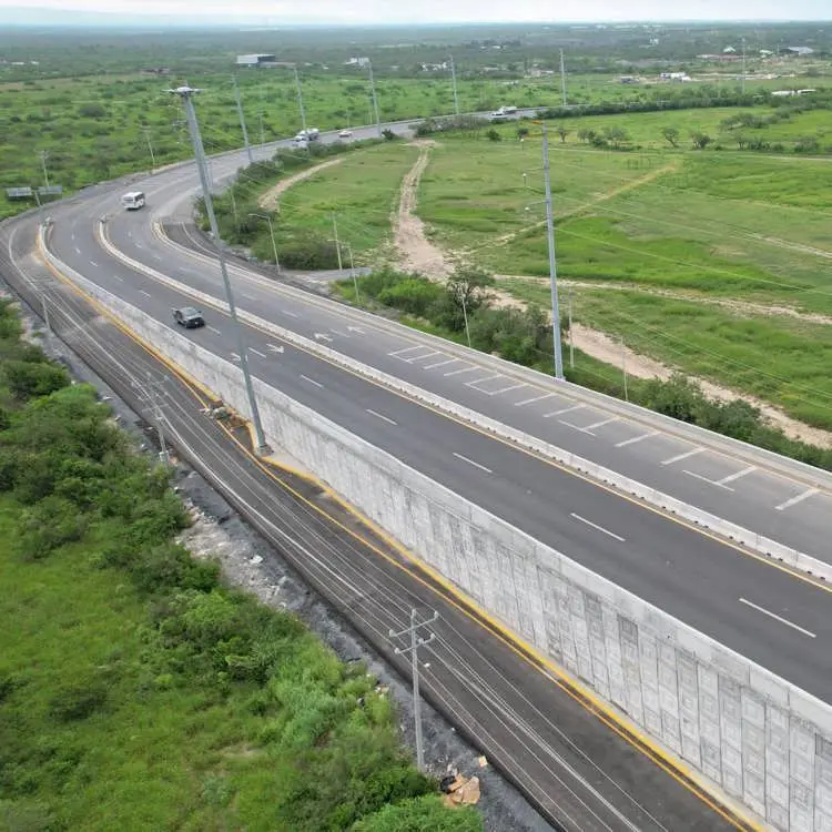 La carretera La Gloria-Colombia es vigilada por la Nueva Fuerza Civil. Foto: Facebook El Gobierno de Nuevo León