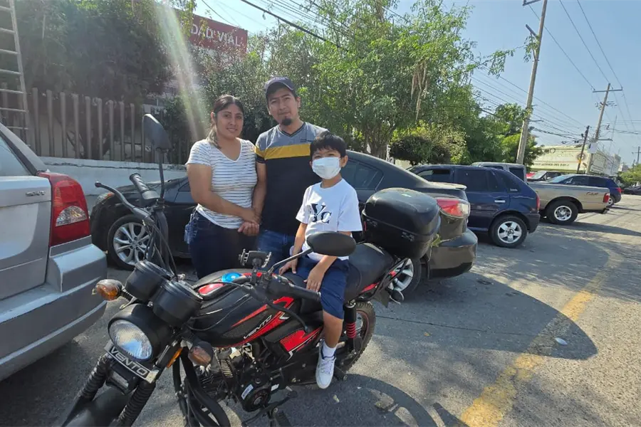 Así se unió la comunidad para ayudar a Raúl Ramírez para recuperar su moto en la que lleva a su hijo Eliot a su tratamiento contra el cáncer
