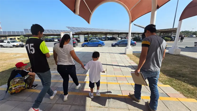 imagen recuadro historia de Raúl Ramírez y su motocicleta para llevar a Eliot. FOTO | La Expresión.