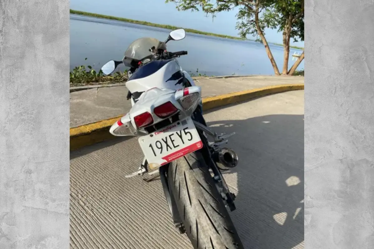 En Tamaulipas, los motociclistas también deben cumplir con la actualización de placas vehiculares 2025, un trámite que busca mantener el control del padrón estatal y reforzar la seguridad vial. Foto: Secretaría de Finanzas