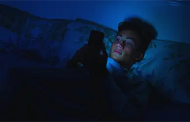 Adiós a las desveladas digitales: rutinas para estudiantes regios para mejorar el rendimiento