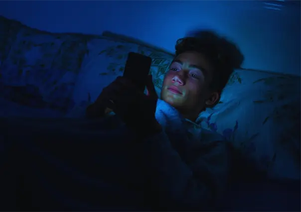 Adiós a las desveladas digitales: rutinas para estudiantes regios para mejorar el rendimiento