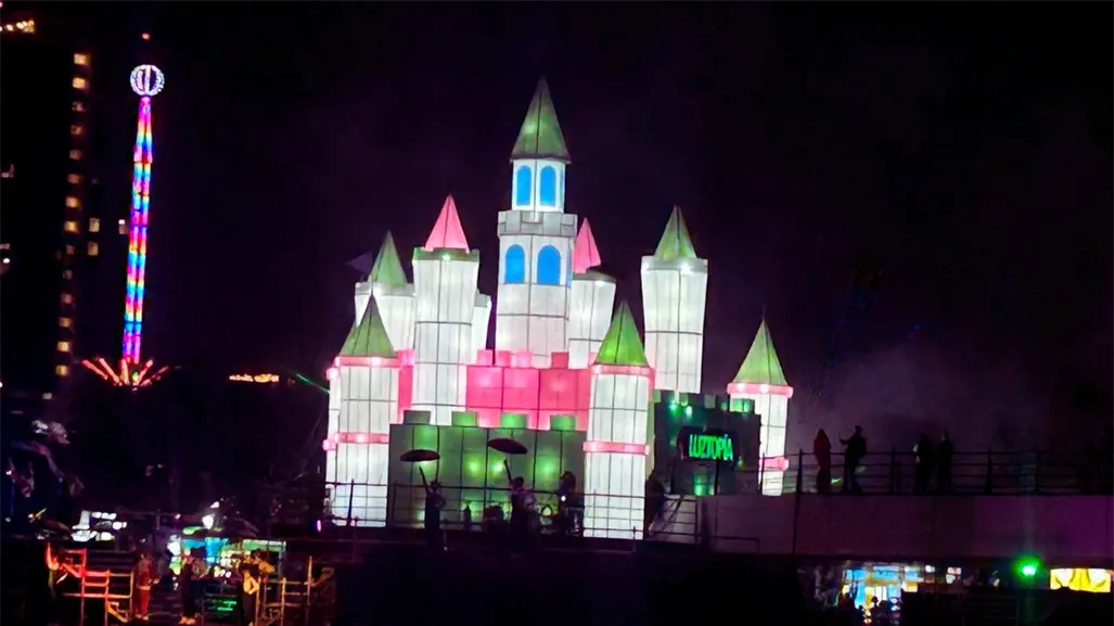 Luztopía enciende las luces del Expreso Polo Norte en Parque Fundidora