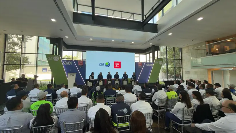 La entrega del certificado Great Place to Work® (GPTW) se realizó en las oficinas corporativas de Red Ambiental en Monterrey, Nuevo León. Foto: Red Ambiental