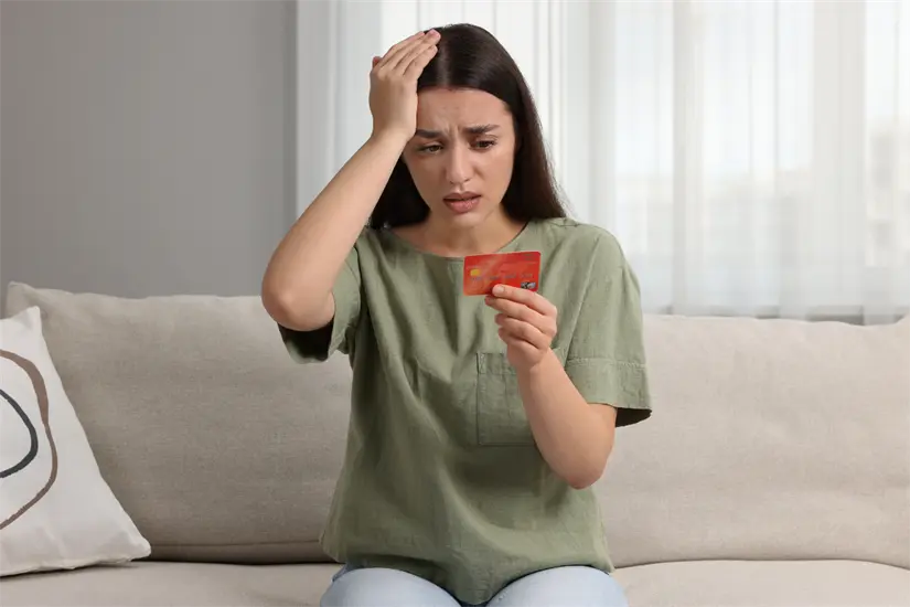 imagen recuadro El auge de las compras en redes sociales por medio de “nenis” en Monterrey trae consigo peligros que los usuarios deben conocer. Foto: Canva