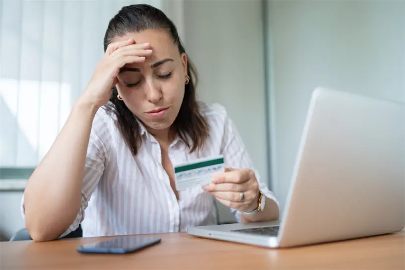 imagen recuadro La creciente popularidad de las compras a través de “nenis” en Monterrey plantea serios riesgos para los consumidores en redes sociales. Foto: Canva