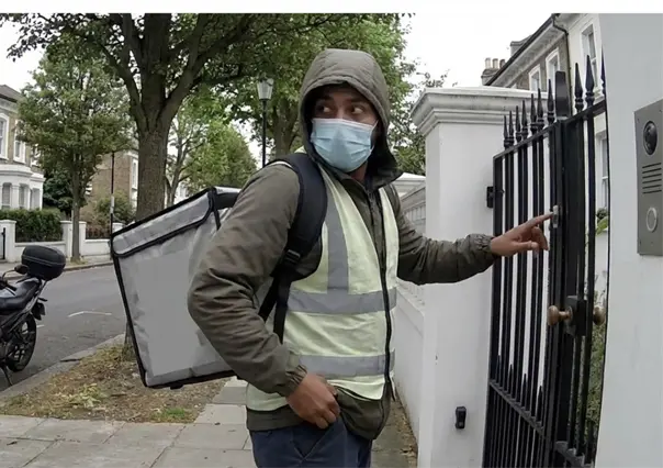 VIDEO | Hombre finge ser repartidor para robar una casa de la Miguel Hidalgo