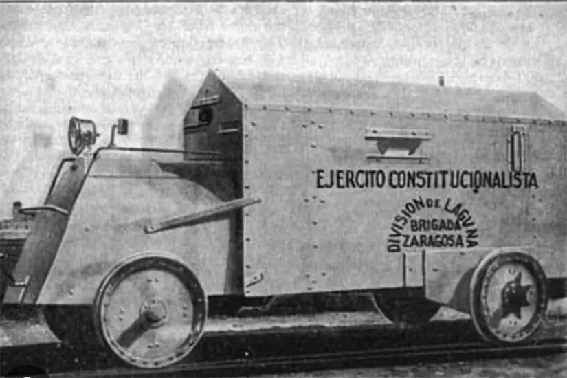 Vehículo blindado utilizado por el Ejército Constitucionalista durante la Revolución Mexicana. Foto: Carlos García