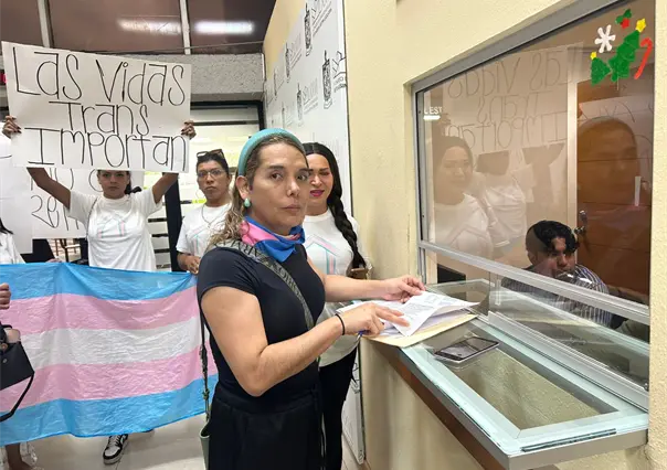Activistas Trans exigen tipificar el transfeminicidio durante plantón en el Congreso de Nuevo León