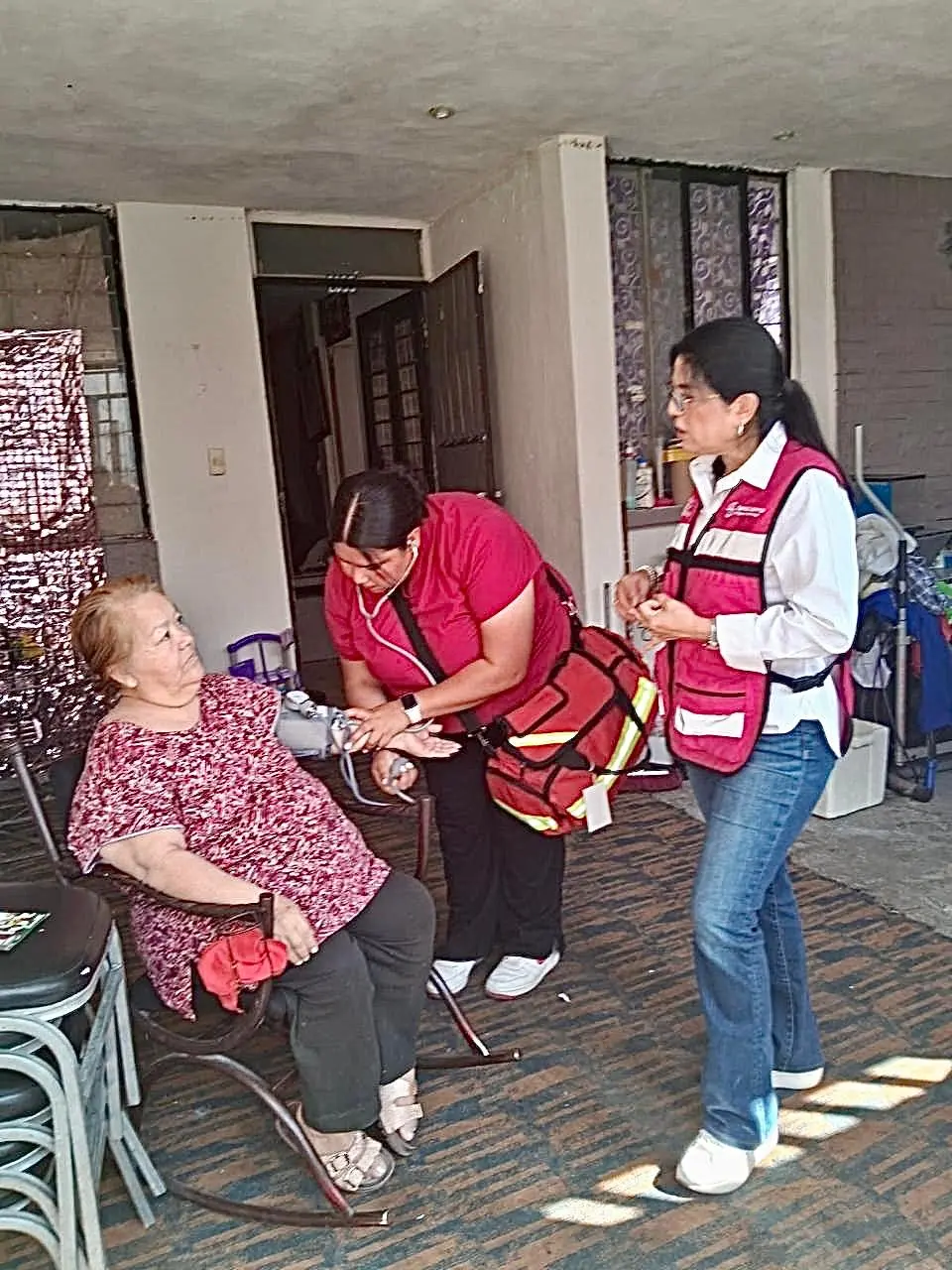 imagen recuadro Realizan consultas médicas a ciudadanos de Santa Catarina. Foto: Gobierno de Santa Catarina.