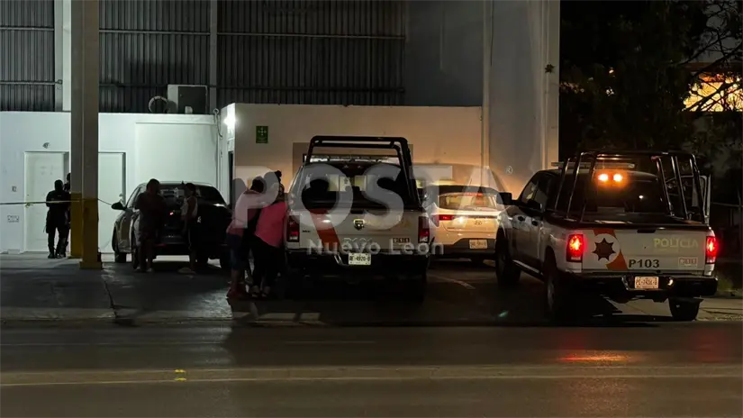 Elementos ministeriales acordonaron el sitio del ataque mientras iniciaban las primeras diligencias.