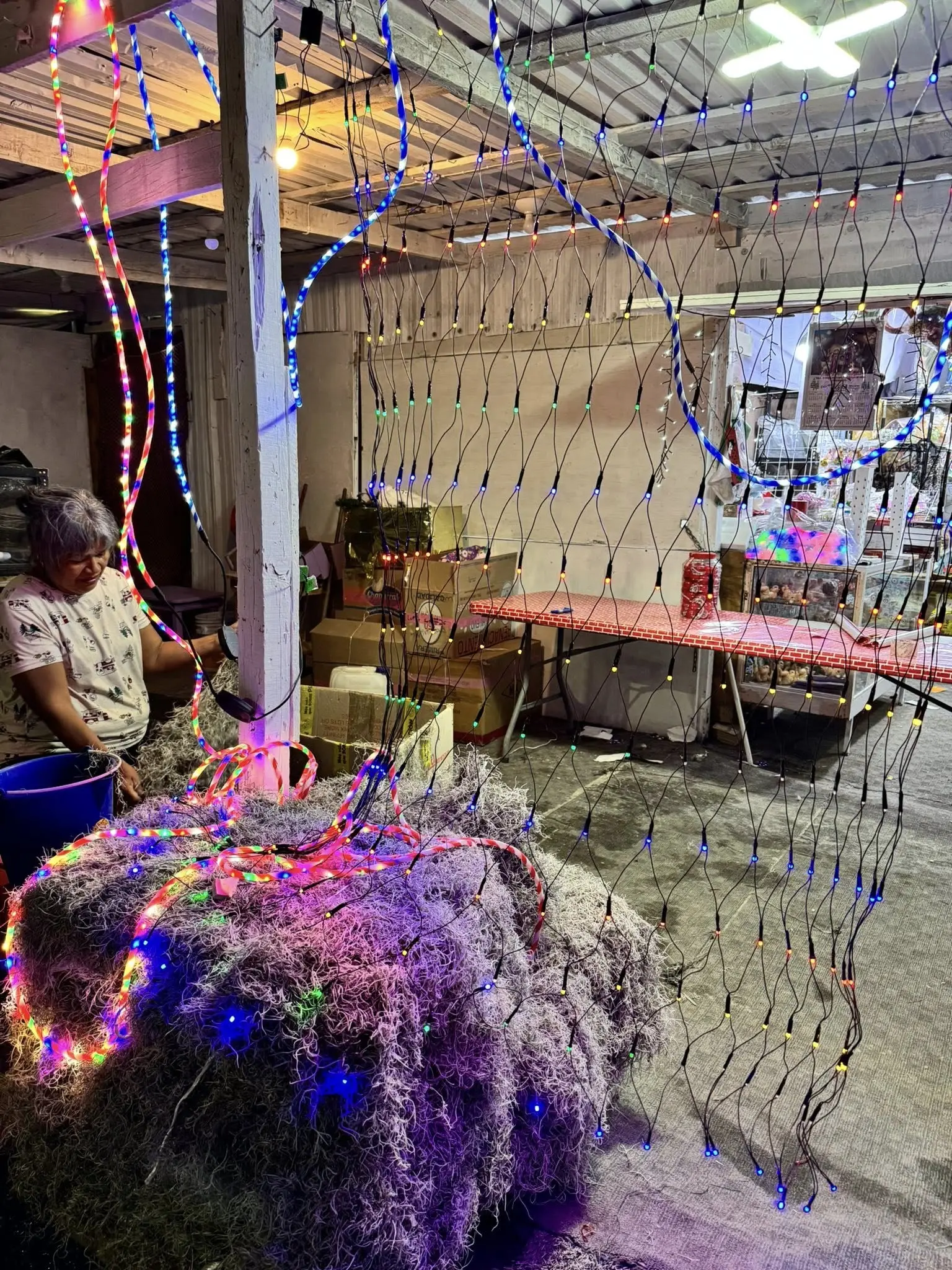 Entre luces, figuras religiosas y Paistle, así se vive la navidad en la Feria del Pino 2025 Foto: FB Feria Del Pino cabezada