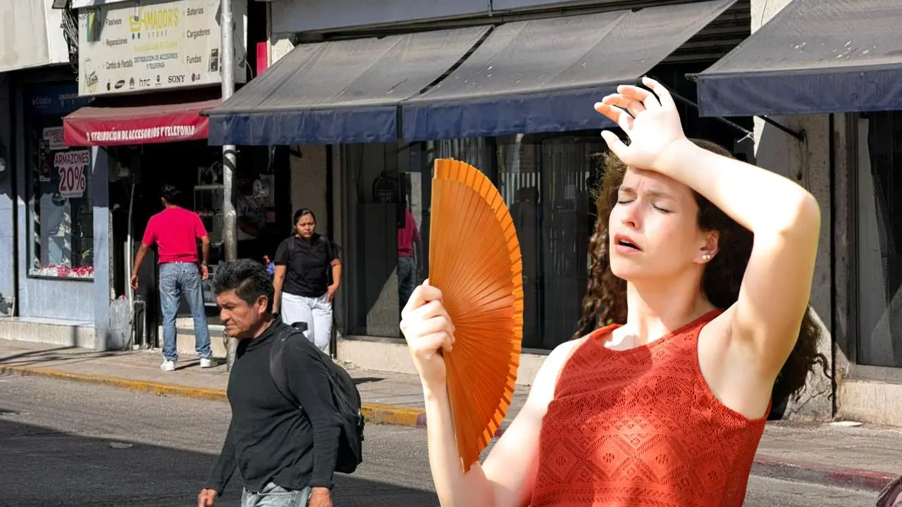 Personas caminan en bajo el Sol de noviembre en el Centro de Mérida Foto: Canva | POSTA Yucatán