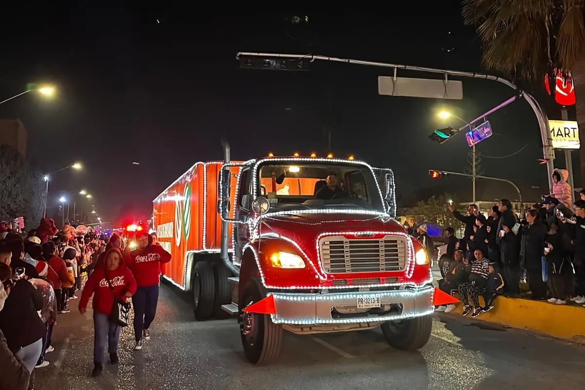 Caravana Coca - Cola en su edición 2024 en Saltillo / Foto: Marco Juárez