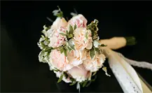 VIDEO | En Coatepec mujeres ansiosas por casarse tiran a la novia mientras pelean por el ramo