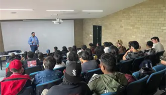 SEP estrena Saberes MX con curso para prevenir adicciones en estudiantes universitarios
