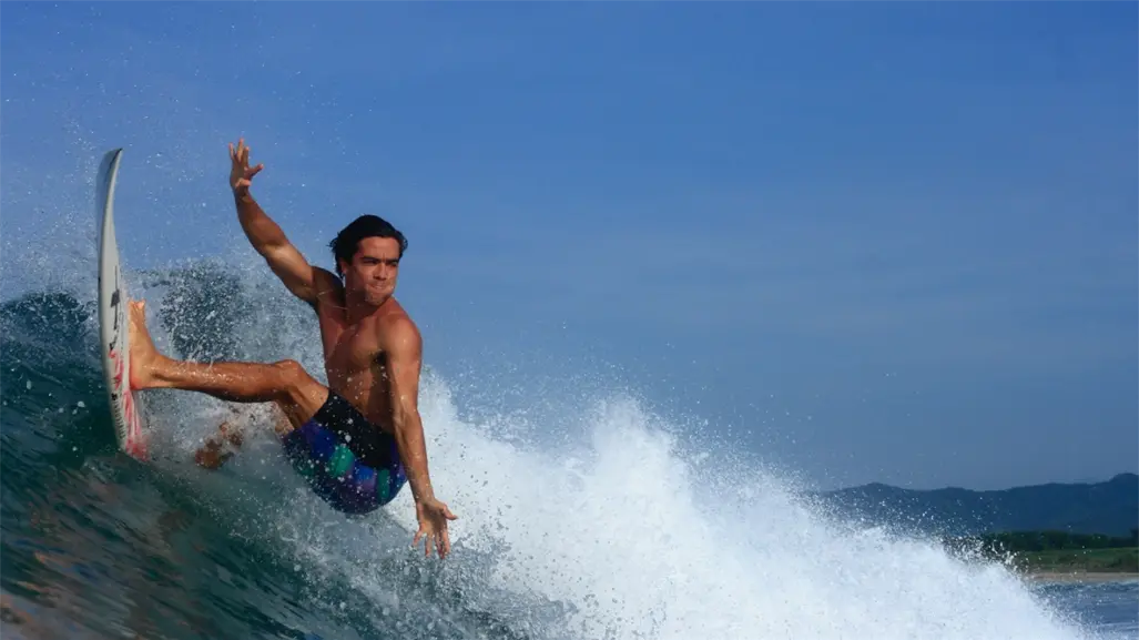 Jhony Corzo llega al Surf Open Cerritos 2025 y presenta el teaser de su nueva película