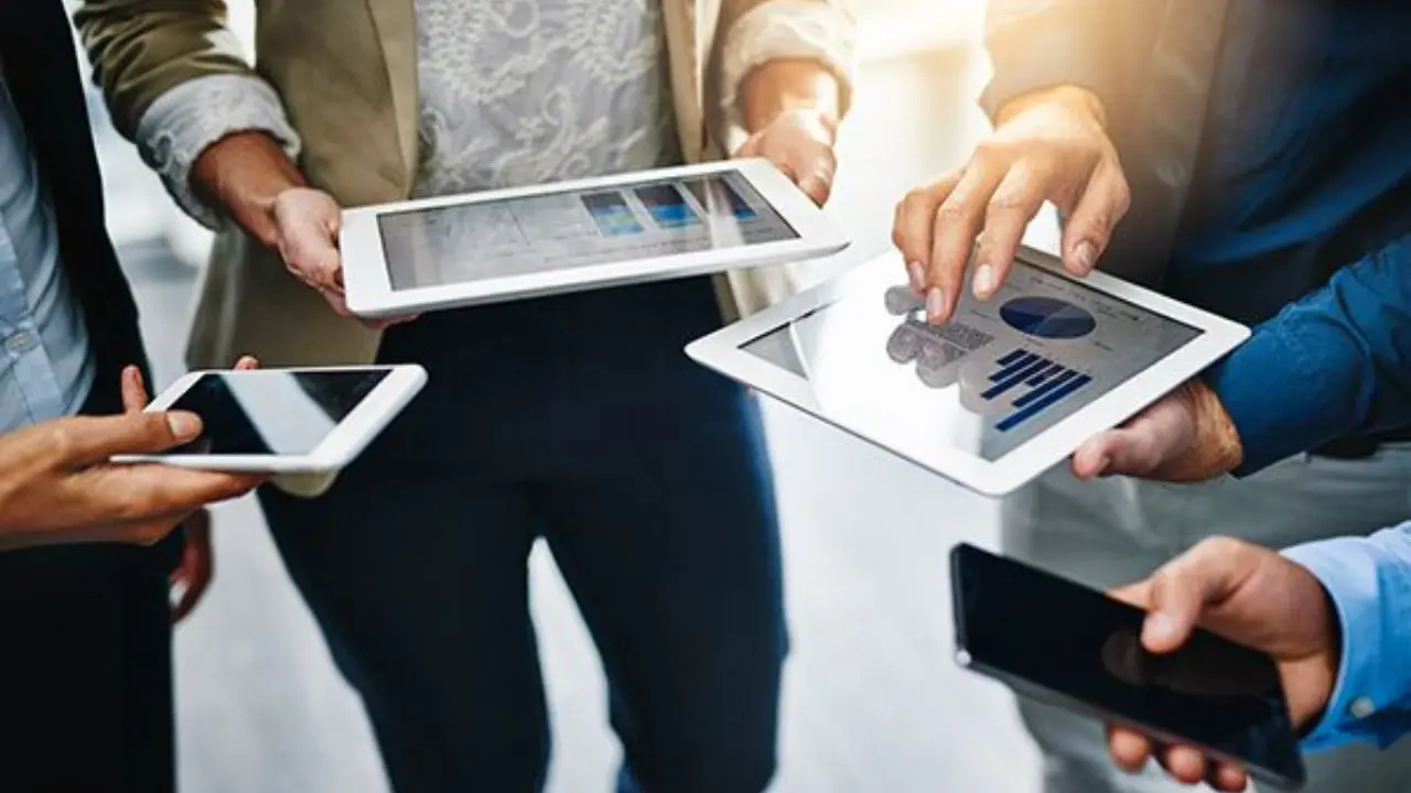 La administración municipal aseguró que el trámite será gratuito y que la selección dependerá estrictamente del desempeño escolar y la documentación presentada. Foto: Freepik