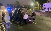 Conductor se duerme al volante y provoca volcadura en la Gustavo A. Madero, CDMX