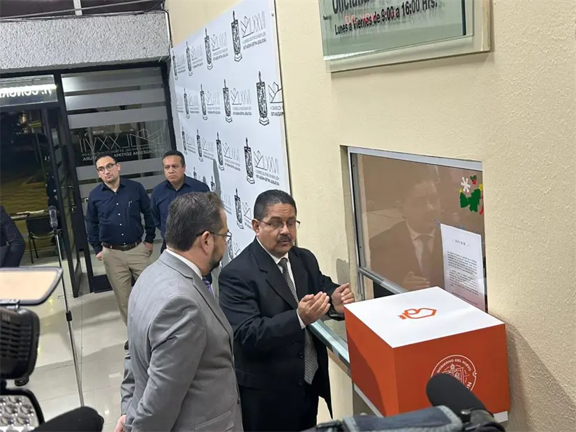 imagen recuadro Entregan paquete fiscal 2026. Foto: POSTA.