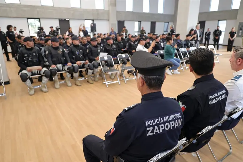 Inicio de la entrega de constancias a la policía de Jalisco de la capacitación para el Mundial 2026, FOTO:  redes sociales | Facebook (Policía de Zapopan) 