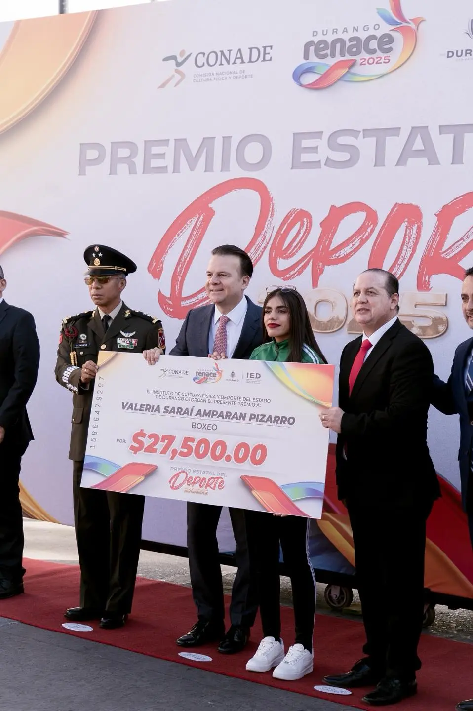Entrega Esteban Villegas el Premio Estatal del Deporte a destacados duranguenses
