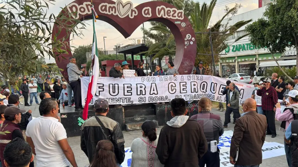 VIDEO | Marchan en Neza para exigir renuncia del alcalde Adolfo Cerqueda por malas condiciones del municipio