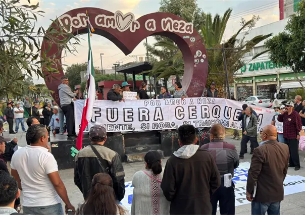 VIDEO | Marchan en Neza para exigir renuncia del alcalde Adolfo Cerqueda por malas condiciones del municipio