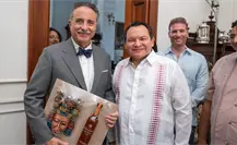 Joaquín Díaz Mena se encuentra con Andy García en su visita al rodaje de Pedro Pan en Mérida Joaquín Díaz Mena se encuentra con Andy García en su visita al rodaje de Pedro Pan en Mérida