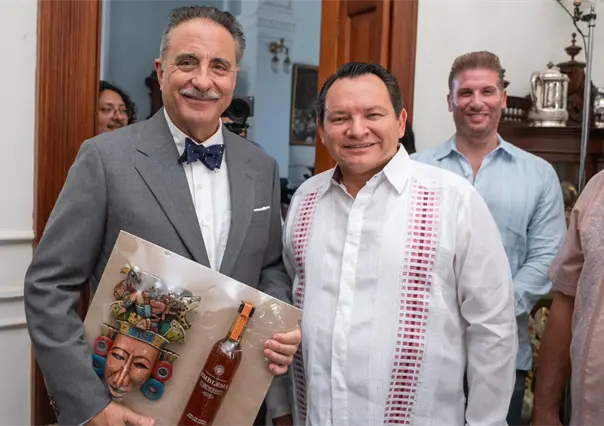 Joaquín Díaz Mena se encuentra con Andy García en su visita al rodaje de Pedro Pan en Mérida