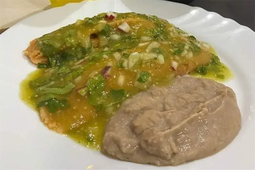 imagen recuadro Acompañados de una salsa picante, se vuelve el platillo especial para muchas personas | Foto: FB Tamales El Abuelo PITER