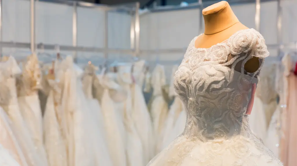 Así puedes obtener uno de los 15 vestidos de novia que regalarán para las bodas en la Feria Xmatkuil 2025