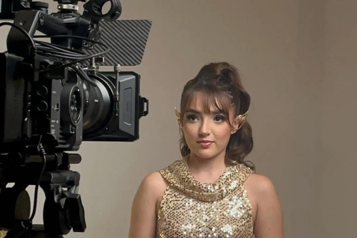 Elaine Haro posa frente a la cámara durante el rodaje de su nuevo videoclip. (FOTO: Luis Ortega/POSTA ENTRETENIMIENTO )