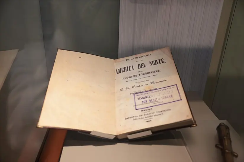 Elementos de museografía y algunas obras de 