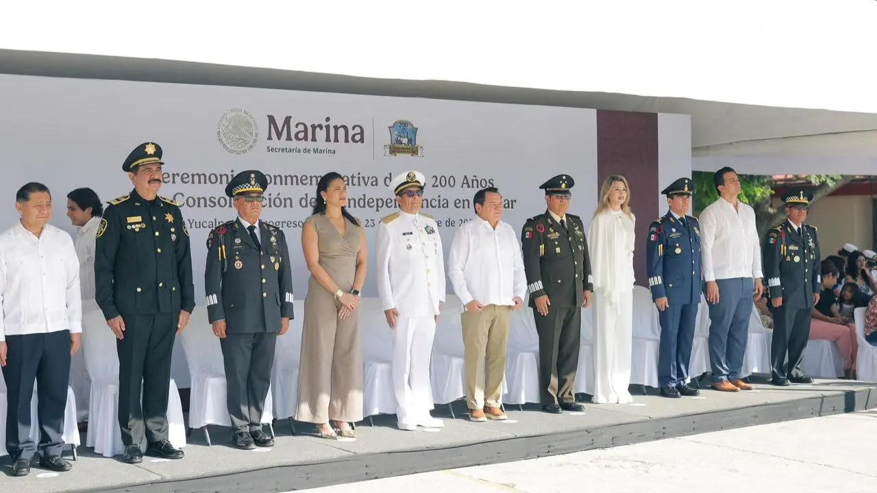 Las autoridades celebraron los 200 años de la Independencia Marítima Nacional Foto: Cortesía