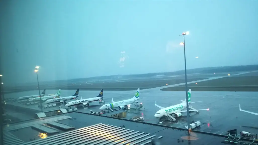 Drones obligan a cerrar el aeropuerto de Eindhoven, Países Bajos