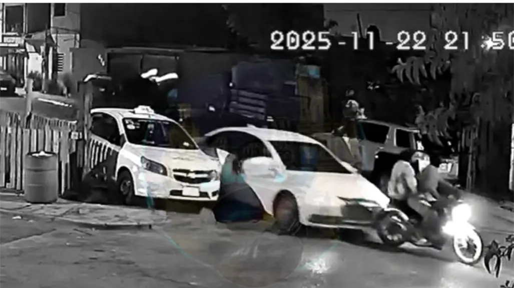 Embisten en Ramos Arizpe a mujer embarazada en motocicleta; termina hospitalizada