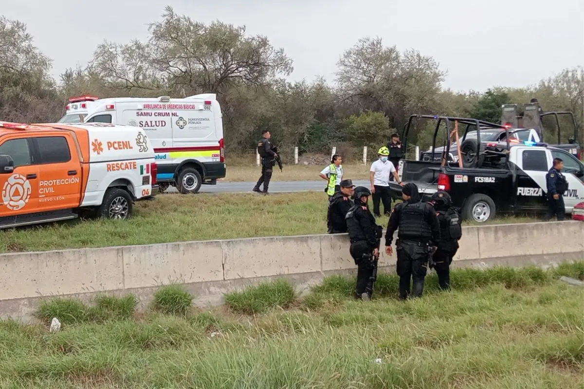Al menos 7 policías de Fuerza Civil, resultaron heridos  tras volcar la patrulla. Foto: Fuerza Civil