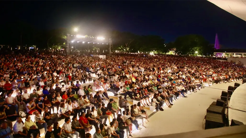 La Orquesta Sinfónica de Yucatán reúne a más de 7,500 personas en La Plancha en homenaje a Los Beatles