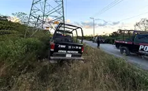 Patrulla se estrella contra torre de CFE durante persecución en Tulum; sospechosos huyen Patrulla se estrella contra torre de CFE durante persecución en Tulum; sospechosos huyen