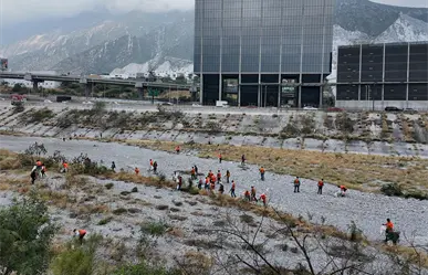 Retiran Leones en Acción casi 46 toneladas de residuos del Río Santa Catarina