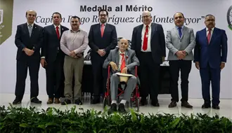 David de la Peña reconoce a destacados santiaguenses con la Medalla al Mérito 2025