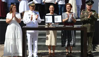 Claudia Sheinbaum llama a defender soberanía y justicia en el Bicentenario de la Independencia en la Mar