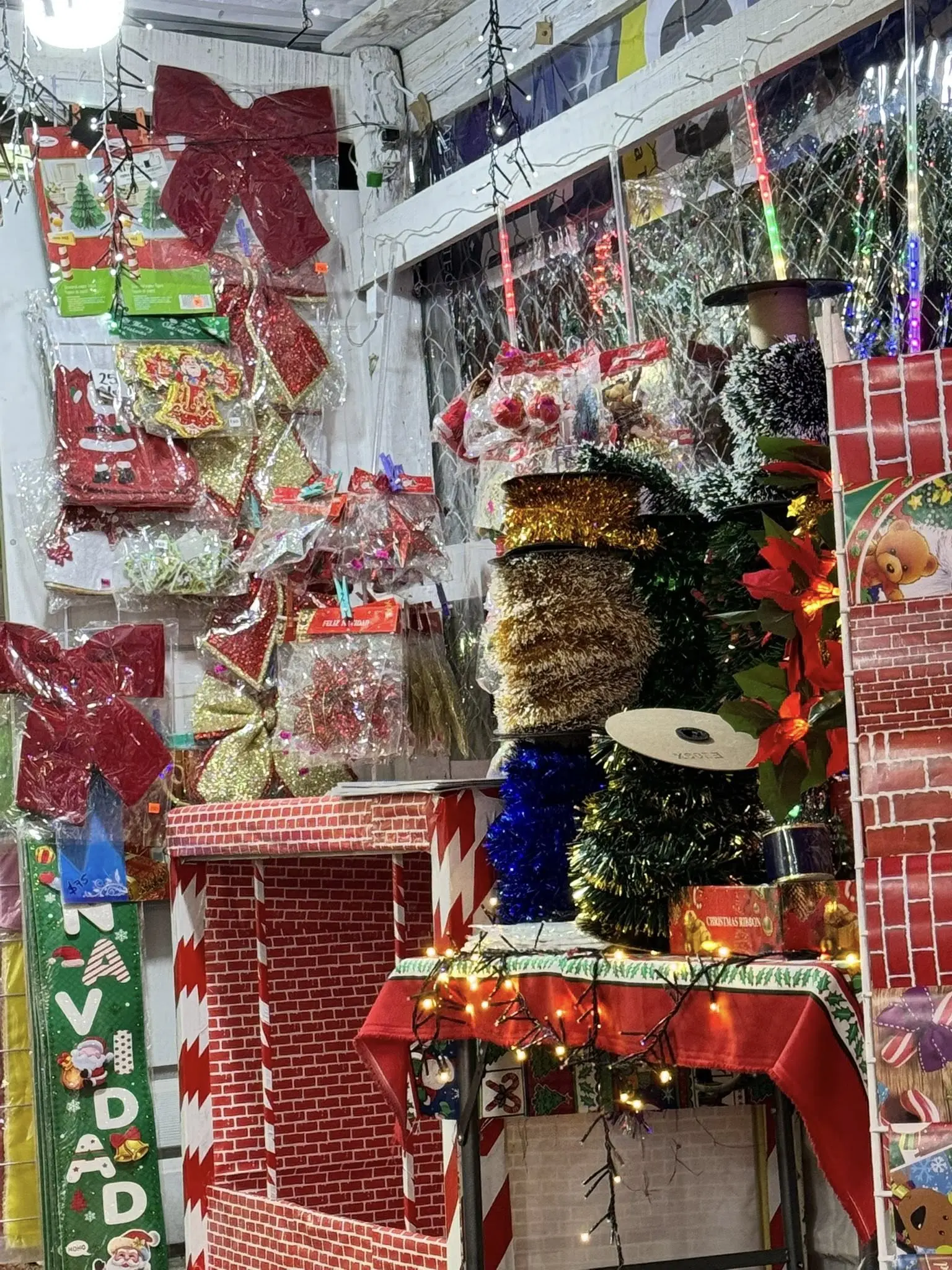 imagen recuadro Opciones de mercancía navideña Foto: Feria Del Pino cabezada