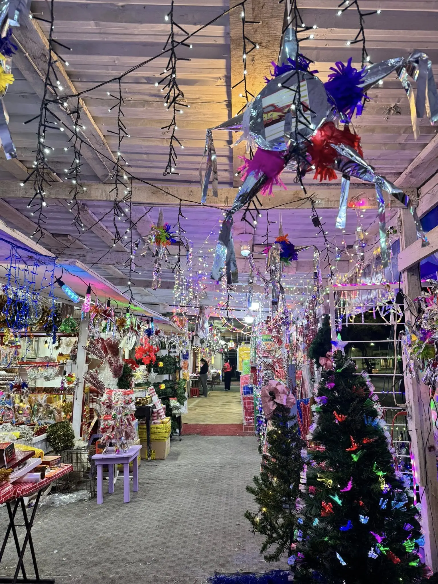 imagen recuadro Decoraciones navideñas Foto: Feria Del Pino cabezada
