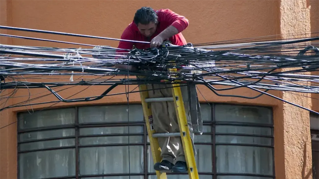 Retiran 25 toneladas de cableado en Querétaro; se coordinaron 14 empresas de telecomunicaciones