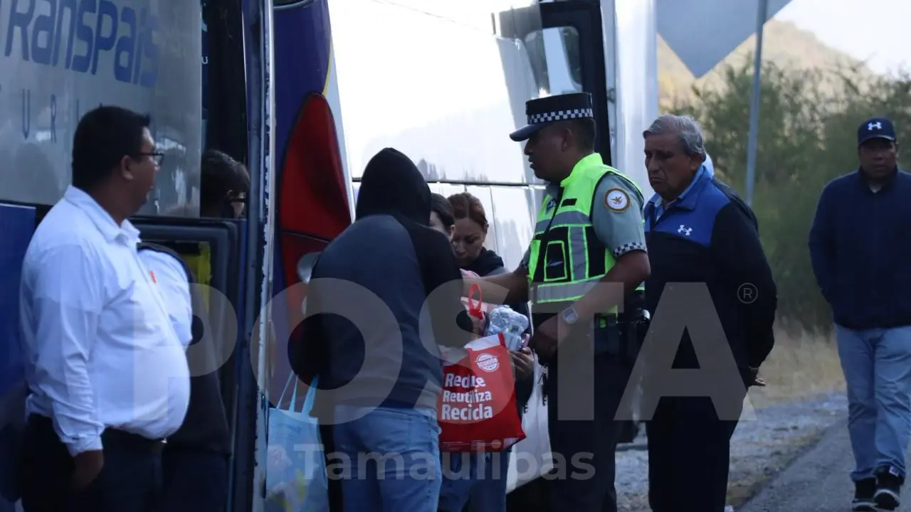 Así apoyo Guardia Nacional con 20 niñas que quedaron varadas por accidente en Palmillas