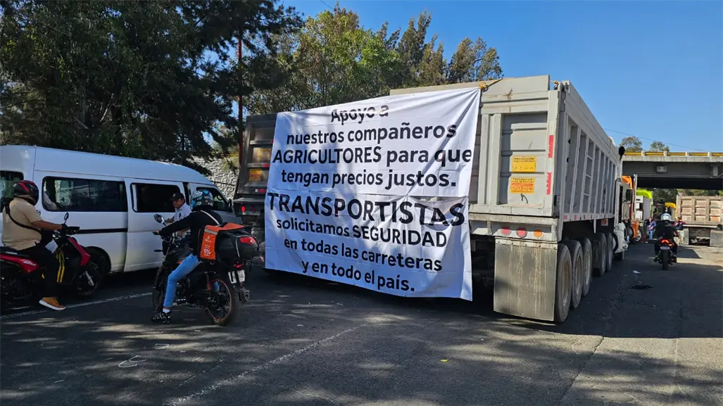 Bloqueo en la México–Texcoco: transportistas denuncian inseguridad y exigieron atención del gobierno