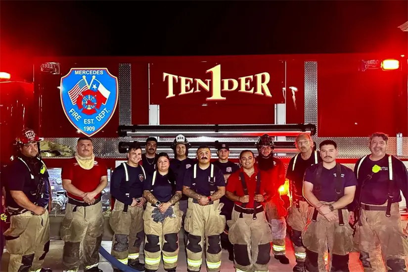 Con el objetivo de mejorar la seguridad, el personal de Bomberos asiste a un curso sobre control de incendios en vehículos. Foto: Bomberos de Ramos Arizpe